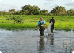 N.jubbi KF 23-5 habitat. Steffen in the pond