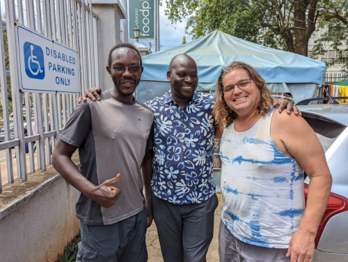 The collecting crew in Kisumu: Kenneth Omollo,
Evans Abwao, and Steve Ehrlich.
Photo: Bryan O’Bra